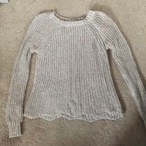 Cream & white scalloped American Eagle sweater